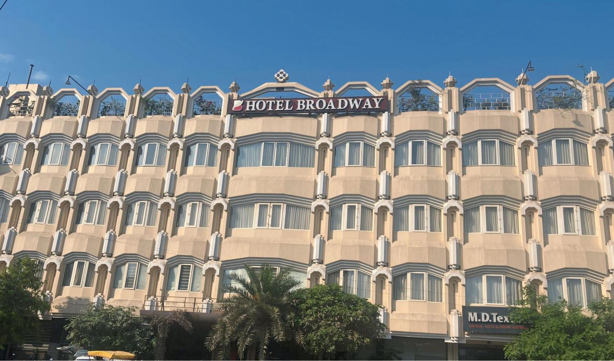 فندق نيو برودواي فاراناسي المظهر الخارجي الصورة